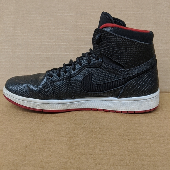 Jordan 1 snakeskin *make offer* - Picture 6 of 7